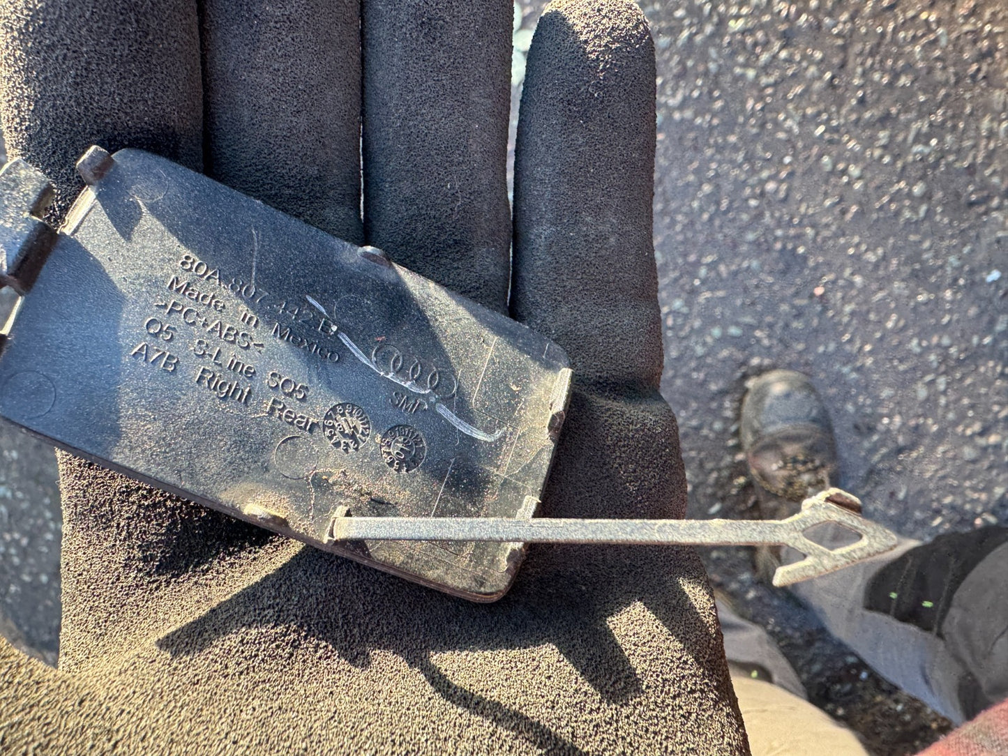 GENUINE AUDI Q5 S LINE SQ5 REAR BUMPER RIGHT TOW EYE COVER 2017-2020 80A807442B