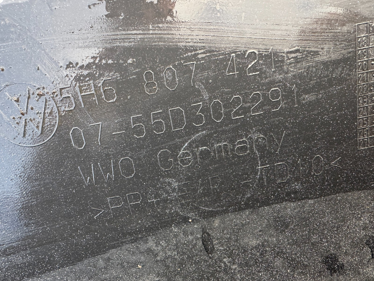 VOLKSWAGEN GOLF Rear Bumper 2020-On | OEM 5H6807421F Used Genuine