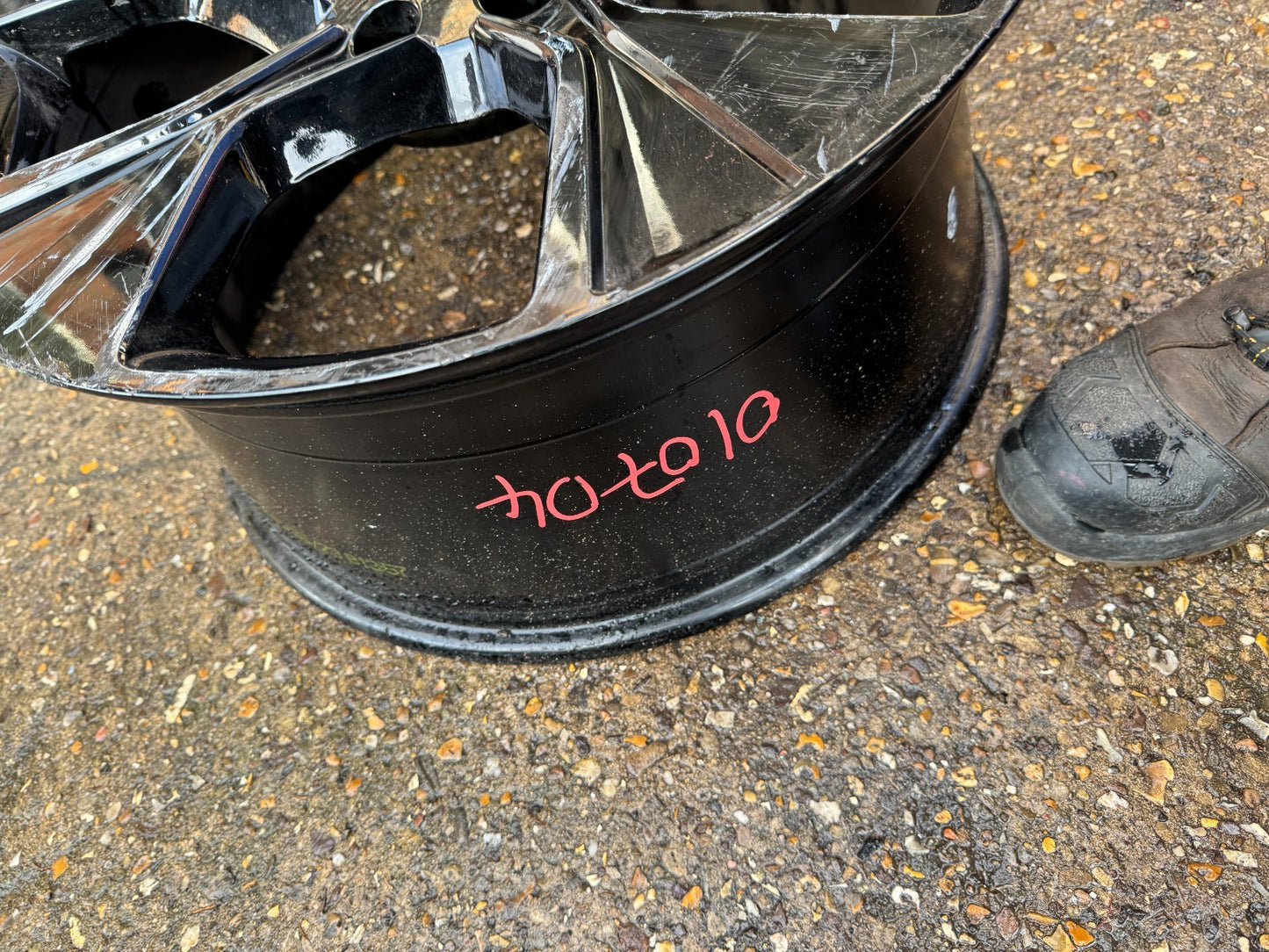 Genuine Jaguar F-Type Gloss Black Front Alloy Rim 9J x 20 MX531007CA NEED REFURB