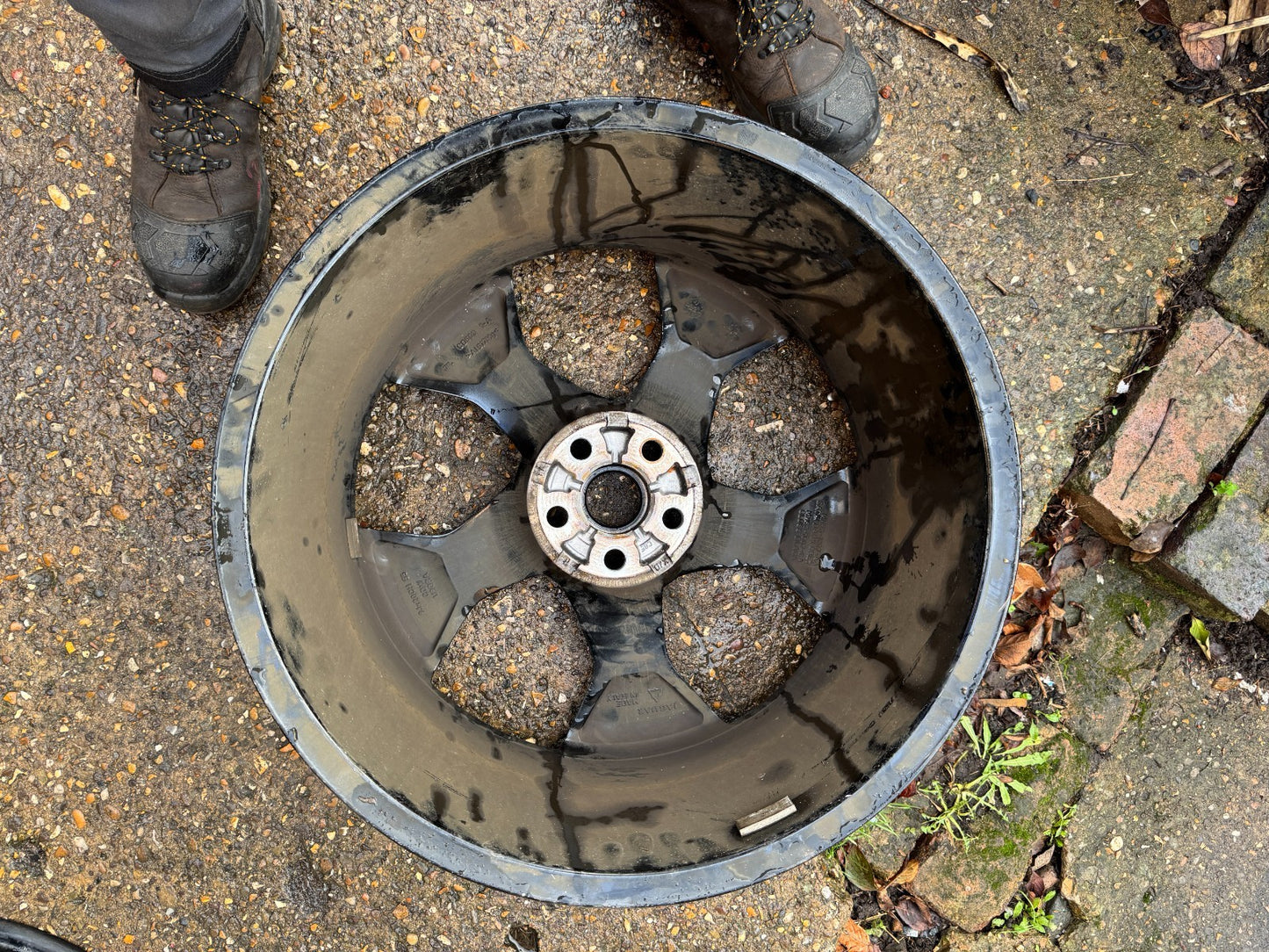 Genuine Jaguar F-Type Gloss Black Front Alloy Rim 9J x 20 MX531007CA NEED REFURB