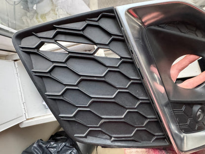 AUDI A5 S-LINE 2020-23 GENUINE RIGHT FOGLIGHT SURROUND 8W6807682T