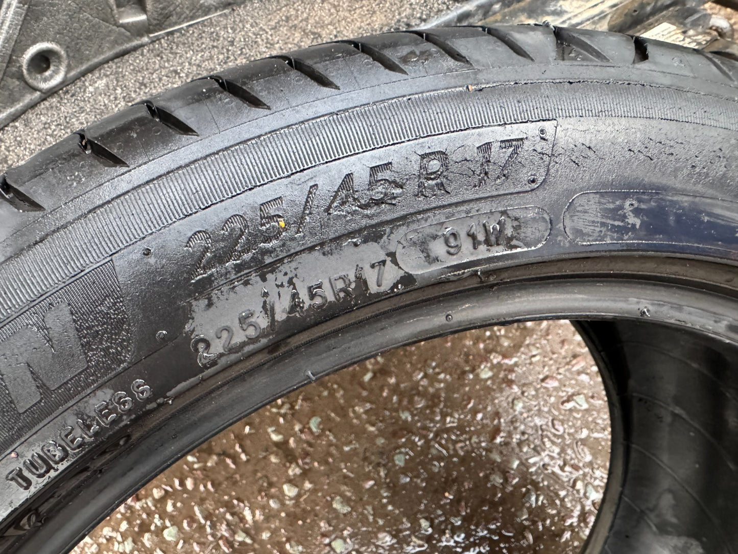 MICHELIN 225 45 17 (91W) TYRE PRIMACY4  3MM TREAD  2254517