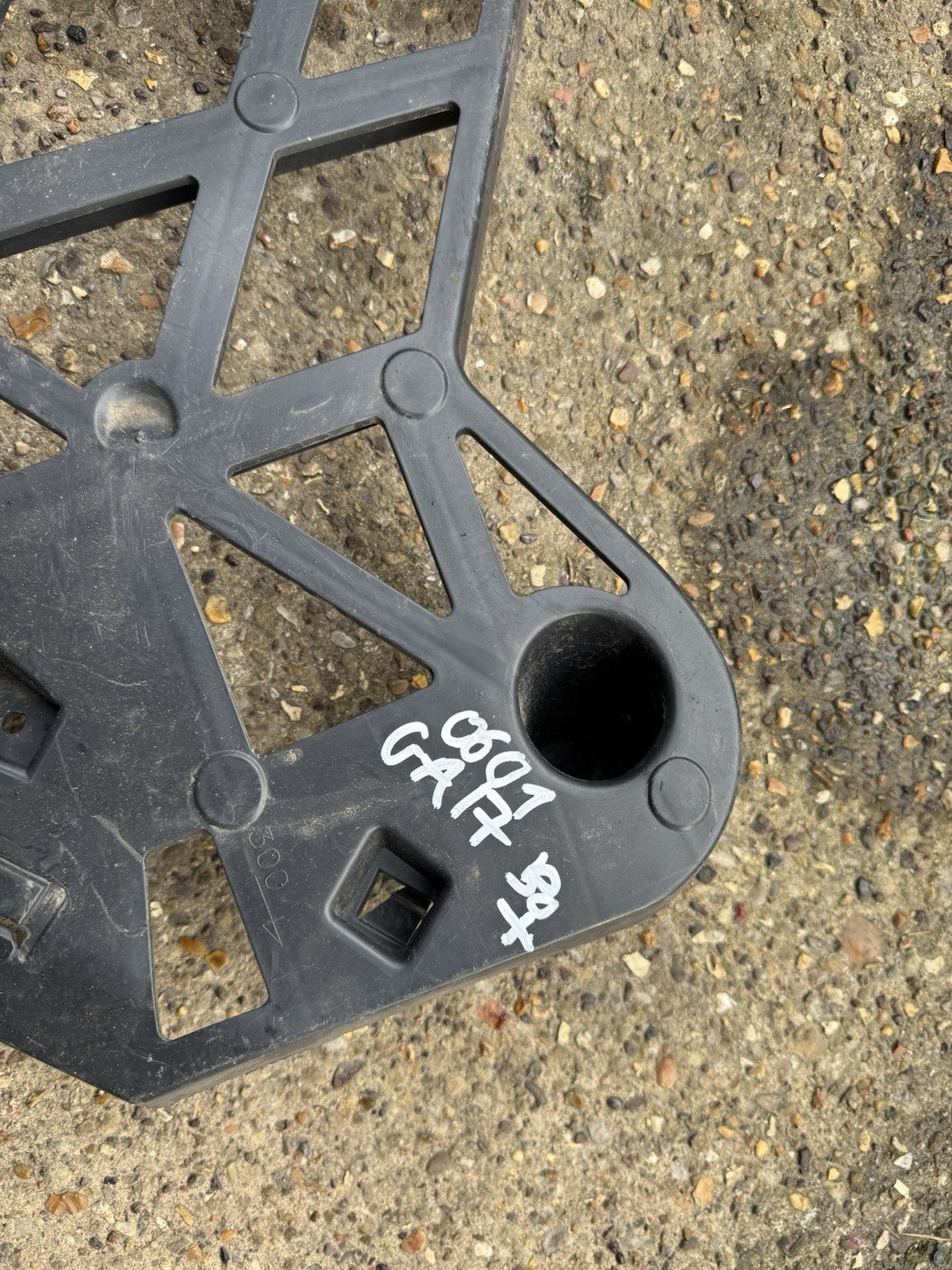 PEUGEOT 308 REAR BUMPER BRACKET 5 Door Estate 9807410180 13-21