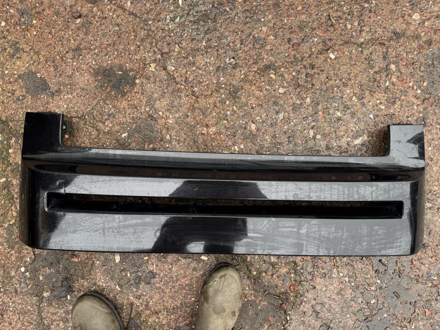 2025 Land Rover Defender front bumper upper grill L663 Genuine L8B2-17820-A