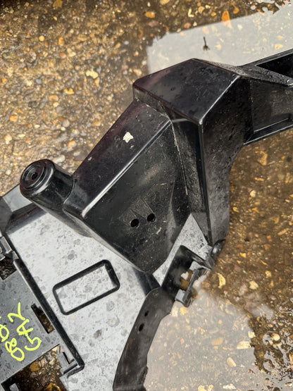 Range Rover Evoque Rear Bumper Right Bracket 2019 ON M8D2-17B930-A Genuine