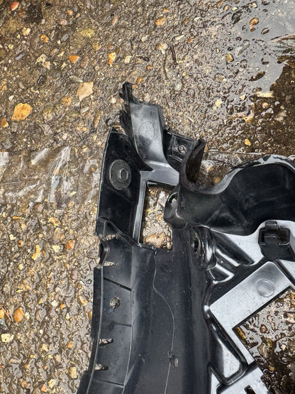 Range Rover Evoque Rear Bumper Right Bracket 2019 ON M8D2-17B930-A Genuine