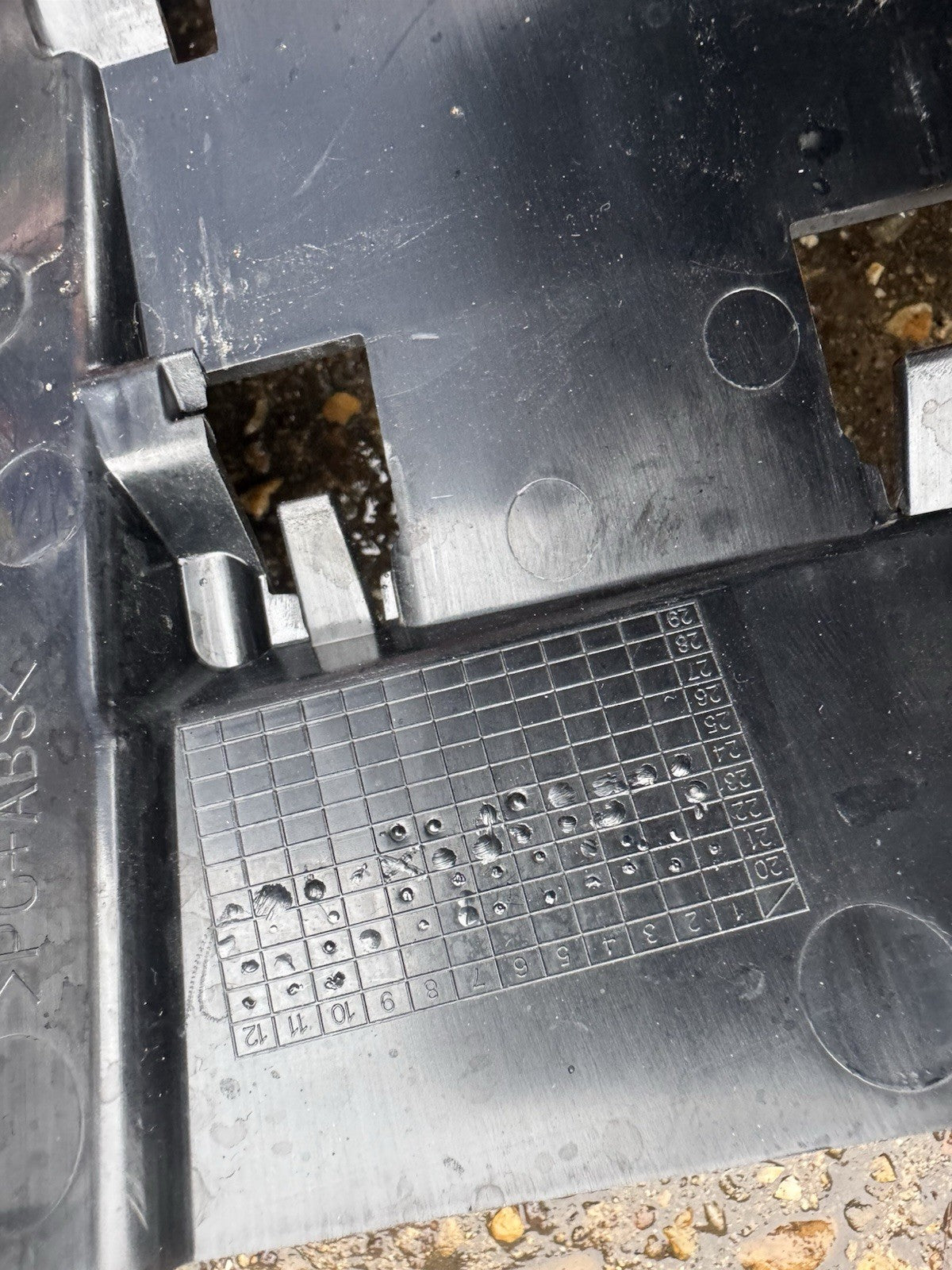 Range Rover Evoque Rear Bumper Right Bracket 2019 ON M8D2-17B930-A Genuine