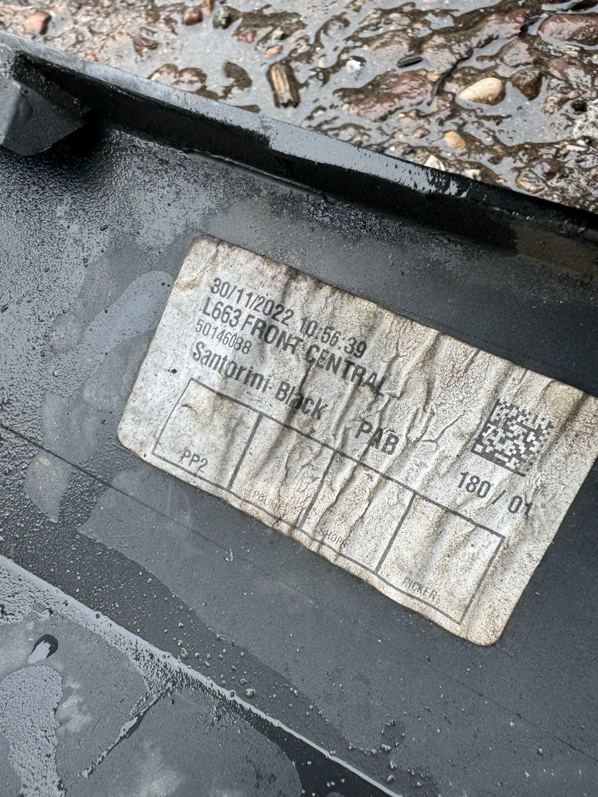 2025 Land Rover Defender front bumper upper grill L663 Genuine L8B2-17820-A