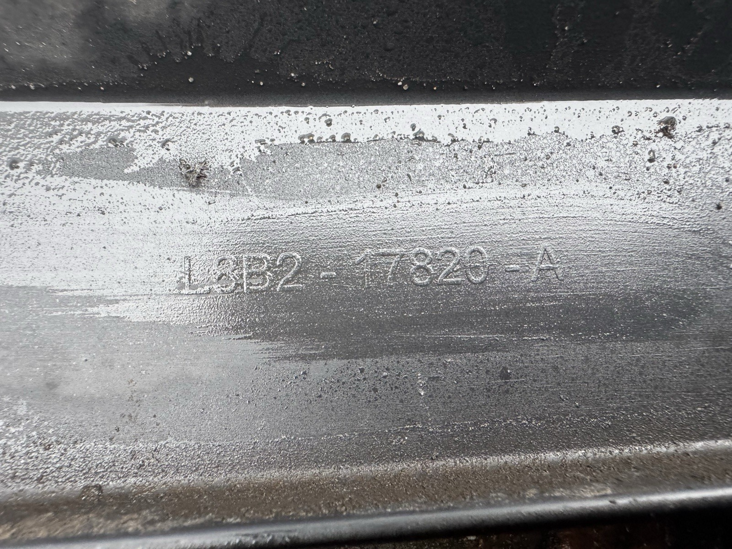 2025 Land Rover Defender front bumper upper grill L663 Genuine L8B2-17820-A