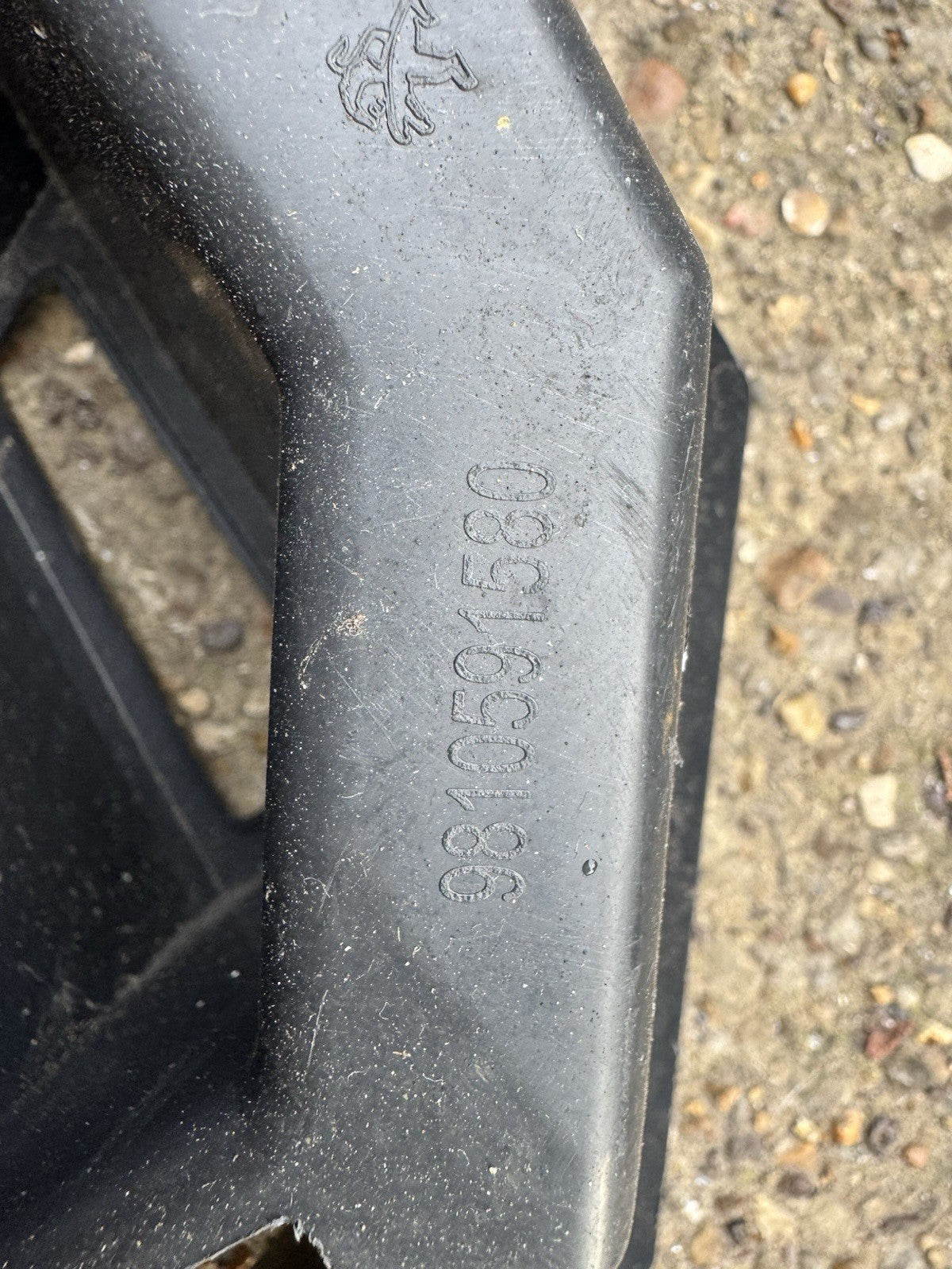 2019 PEUGEOT 3008 DRIVER SIDE REAR BUMPER BRACKET GUIDE 9810591580 OEM