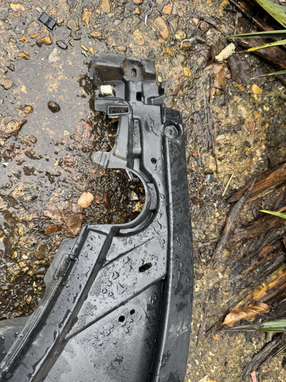 2016on Land Rover Discovery R-Dynamic L462 Front Bumper Bracket Left MY42