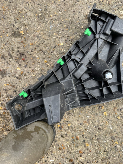 VOLVO C40 539 Rear Right Bumper Bracket 32227485 Electricity 300kw 2022 33060451