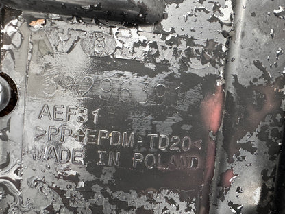 NEW GENUINE VOLVO XC60 2018 and on Undertray 32296390 32296391