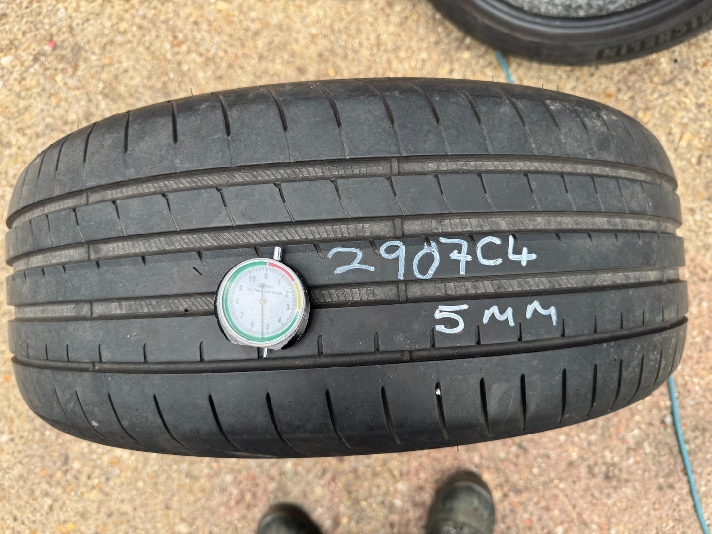 Goodyear Eagle F1 Asymmetric 3 RUNFLAT 225/40/20 225 40 20 94Y XL 5MM NO REPAIRS