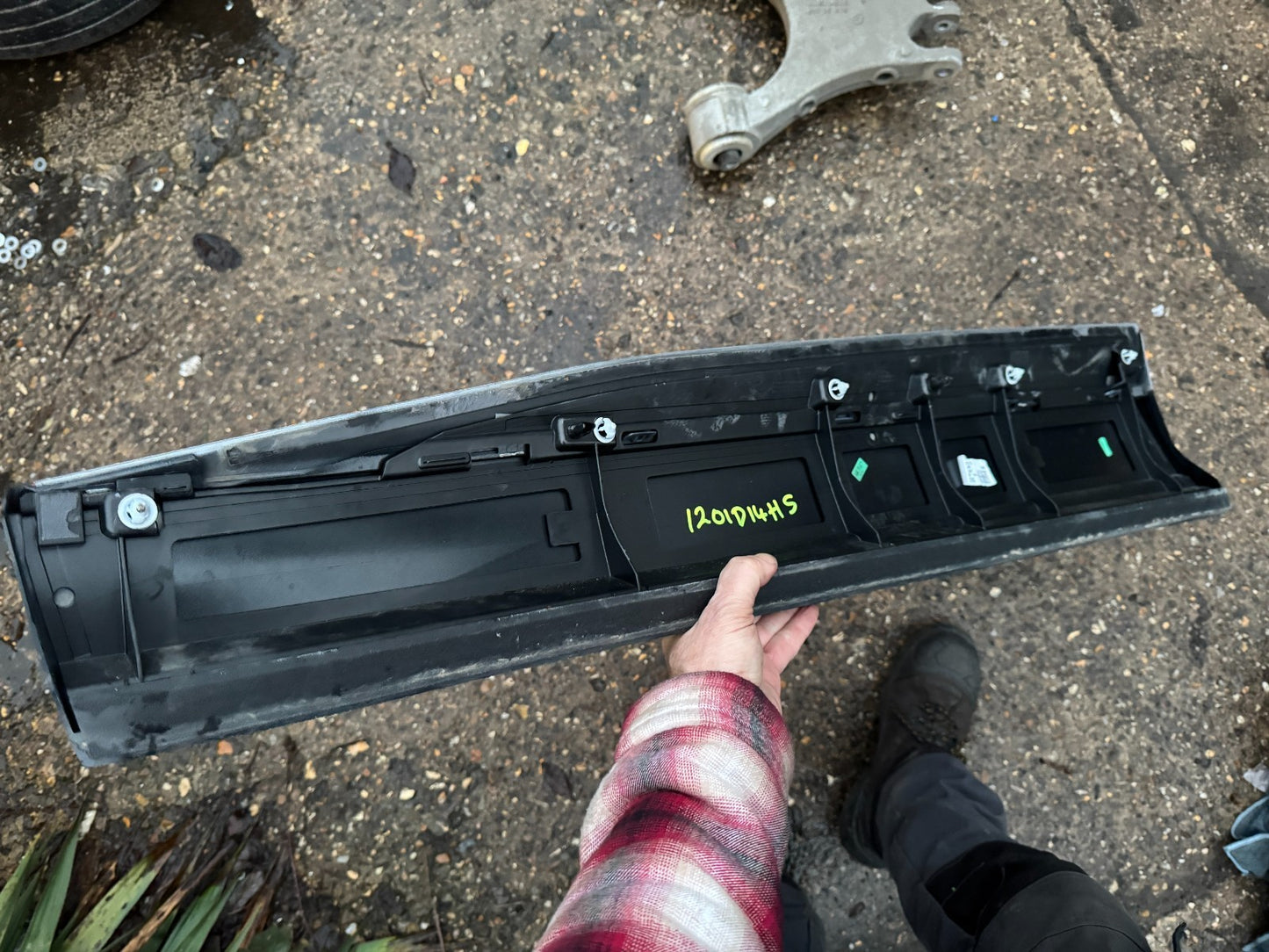 2025 AUDI Q4 E TRON RIGHT FRONT DOOR MOULDING 2022 TO 2025 89A853960A