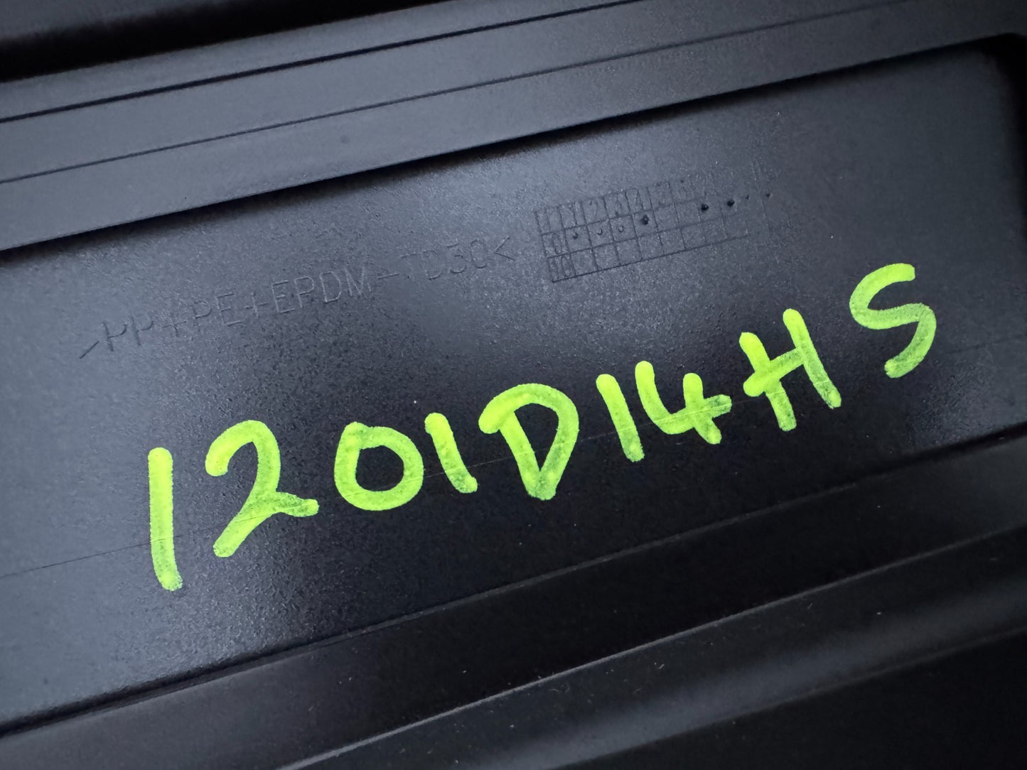 2025 AUDI Q4 E TRON RIGHT FRONT DOOR MOULDING 2022 TO 2025 89A853960A