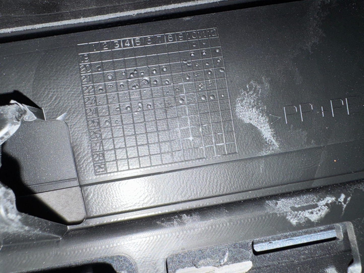 2025 AUDI Q4 E TRON RIGHT FRONT DOOR MOULDING 2022 TO 2025 89A853960A