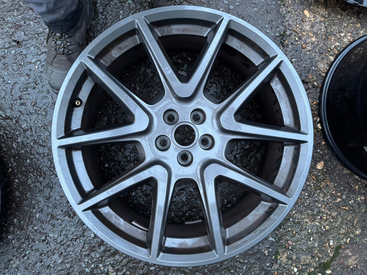 GENUINE RANGE ROVER VELAR L560 21" 8.5J ALLOY WHEEL L8A21007CA VERY GOOD