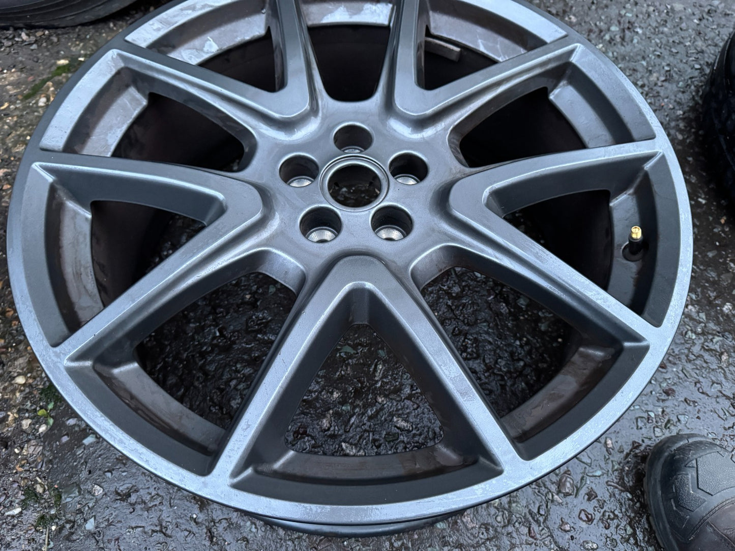 GENUINE RANGE ROVER VELAR L560 21" 8.5J ALLOY WHEEL L8A21007CA VERY GOOD