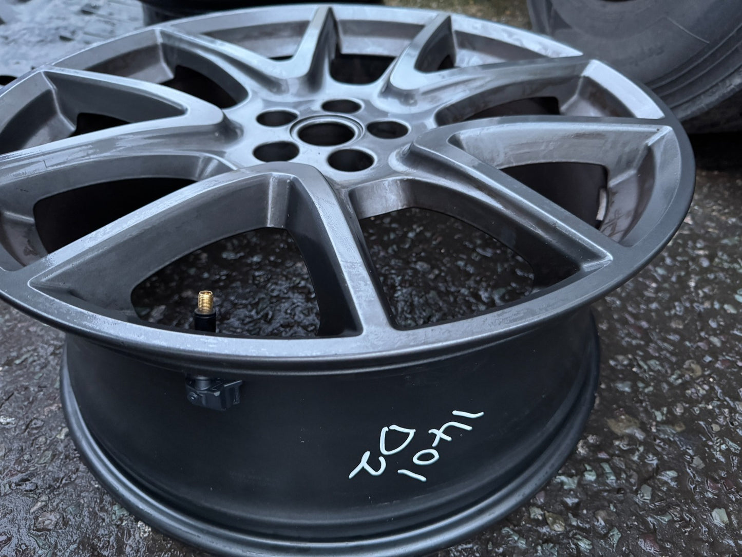 GENUINE RANGE ROVER VELAR L560 21" 8.5J ALLOY WHEEL L8A21007CA VERY GOOD