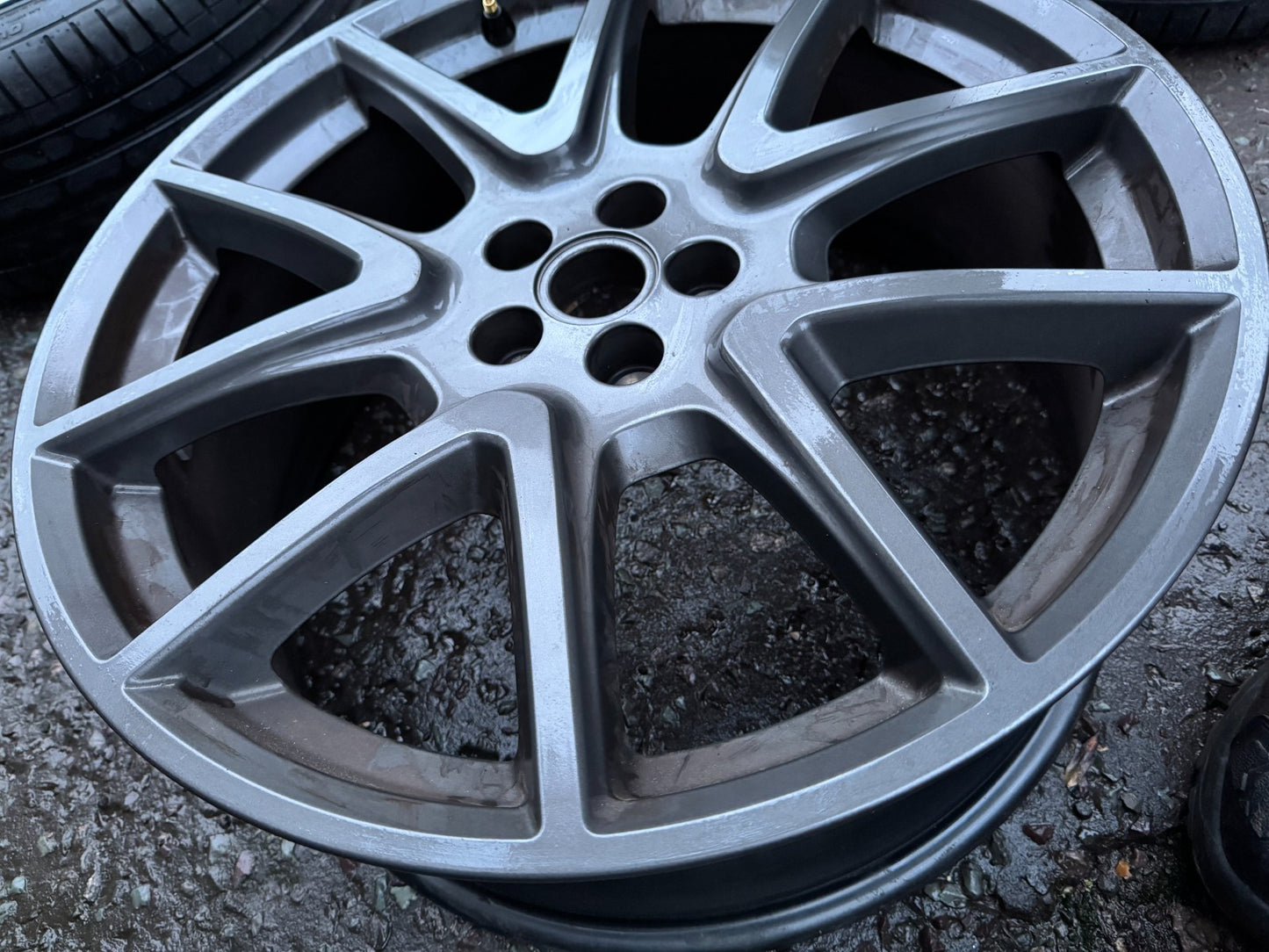 GENUINE RANGE ROVER VELAR L560 21" 8.5J ALLOY WHEEL L8A21007CA VERY GOOD