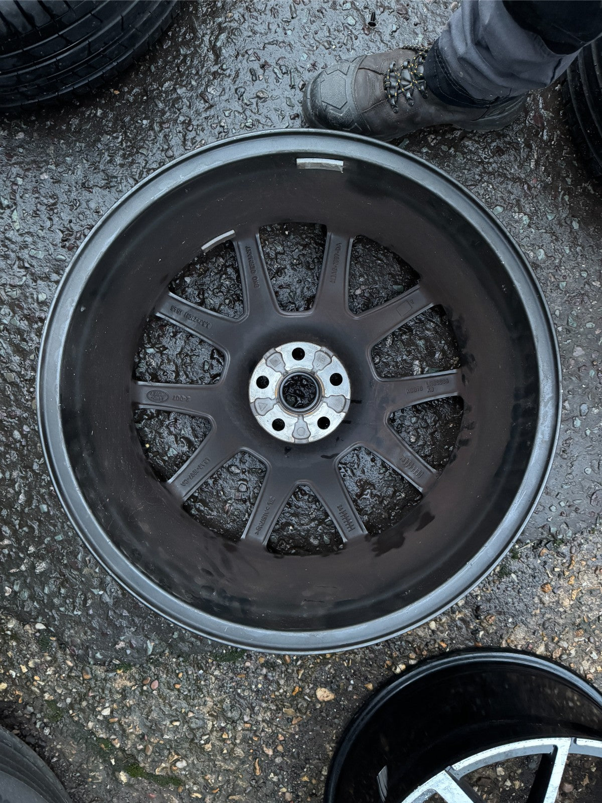 GENUINE RANGE ROVER VELAR L560 21" 8.5J ALLOY WHEEL L8A21007CA VERY GOOD