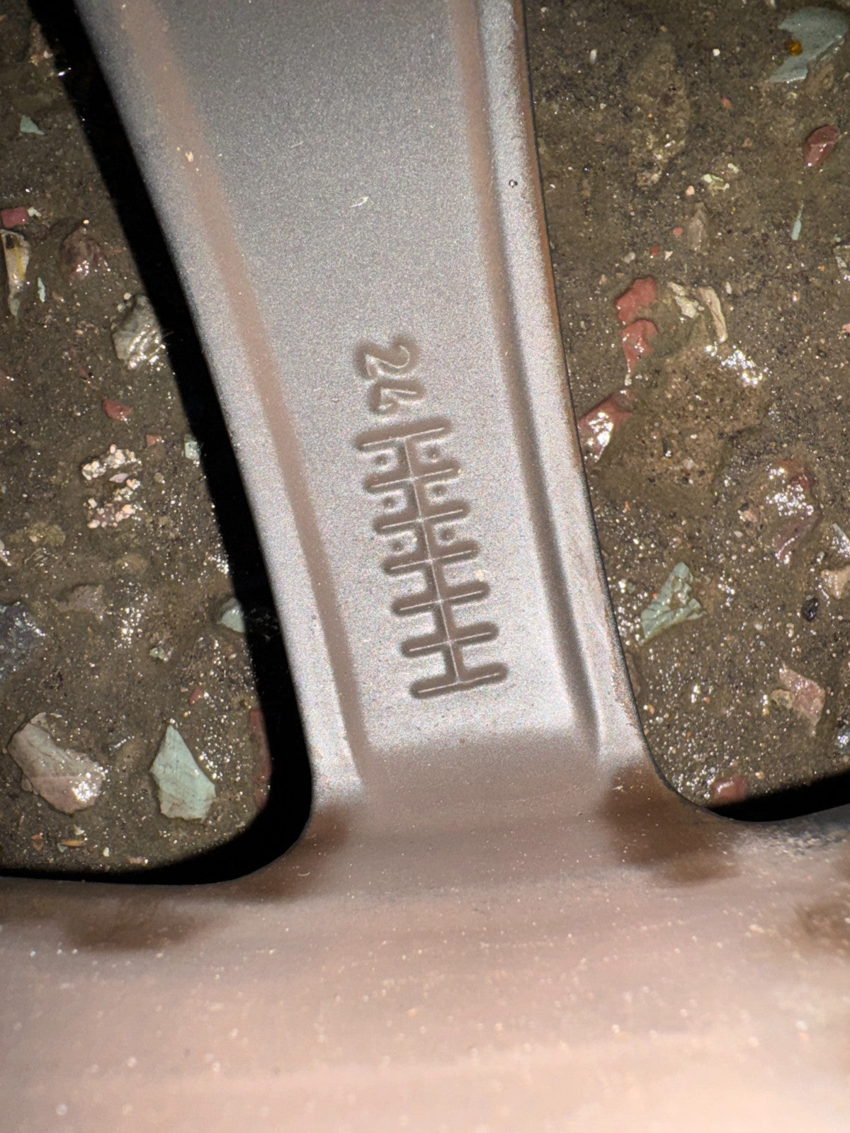 GENUINE RANGE ROVER VELAR L560 21" 8.5J ALLOY WHEEL L8A21007CA VERY GOOD