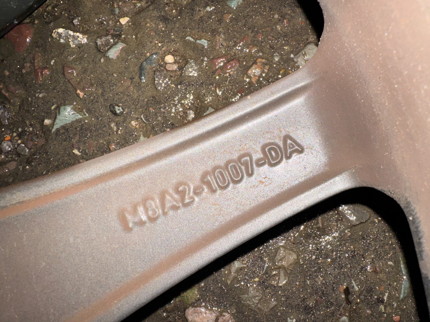 GENUINE RANGE ROVER VELAR L560 21" 8.5J ALLOY WHEEL L8A21007CA VERY GOOD