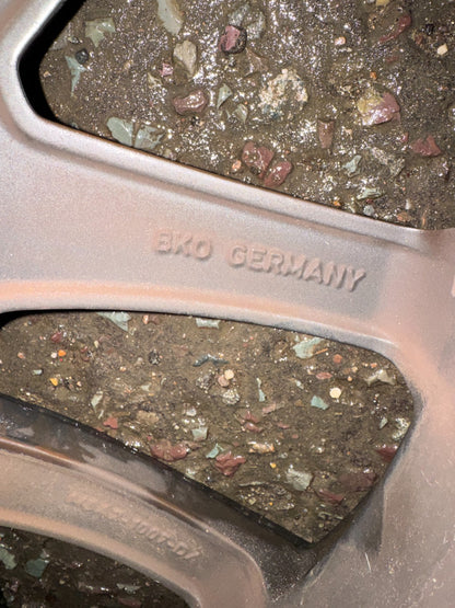 GENUINE RANGE ROVER VELAR L560 21" 8.5J ALLOY WHEEL L8A21007CA VERY GOOD