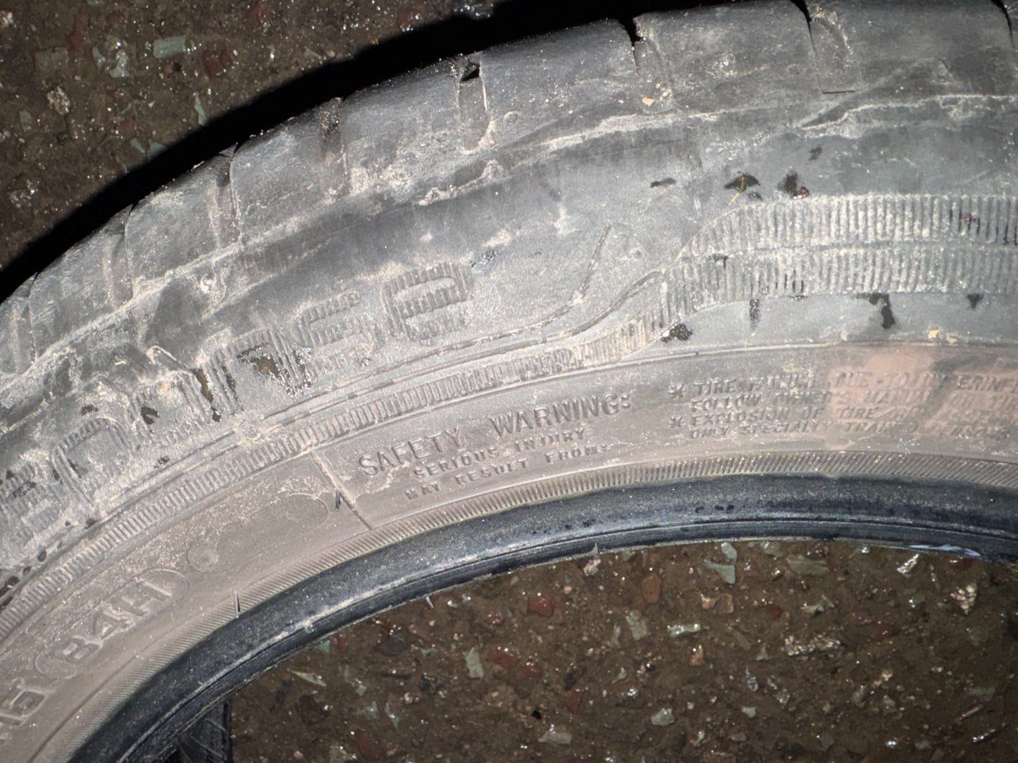 185 60 15 84H DUNLOP SPORT BLURESPONSE Dot:1722 6mm tyre