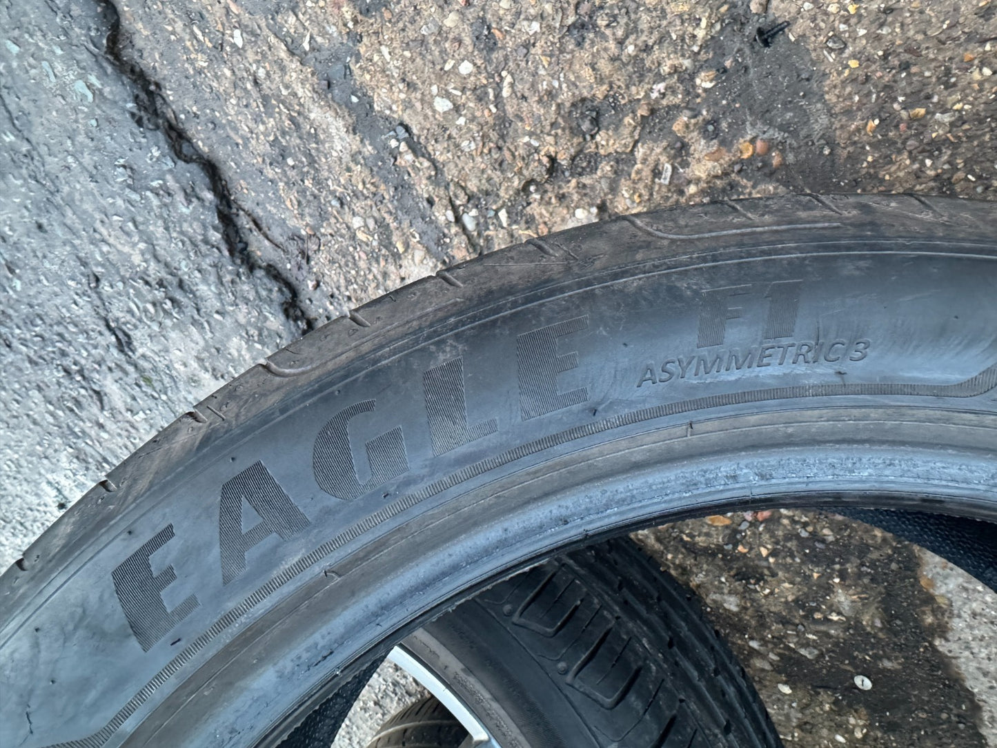 285/40/21 109Y AO Goodyear Eagle F1 Asymmetric 3 5mm+ LATE 2025 no repairs tyre