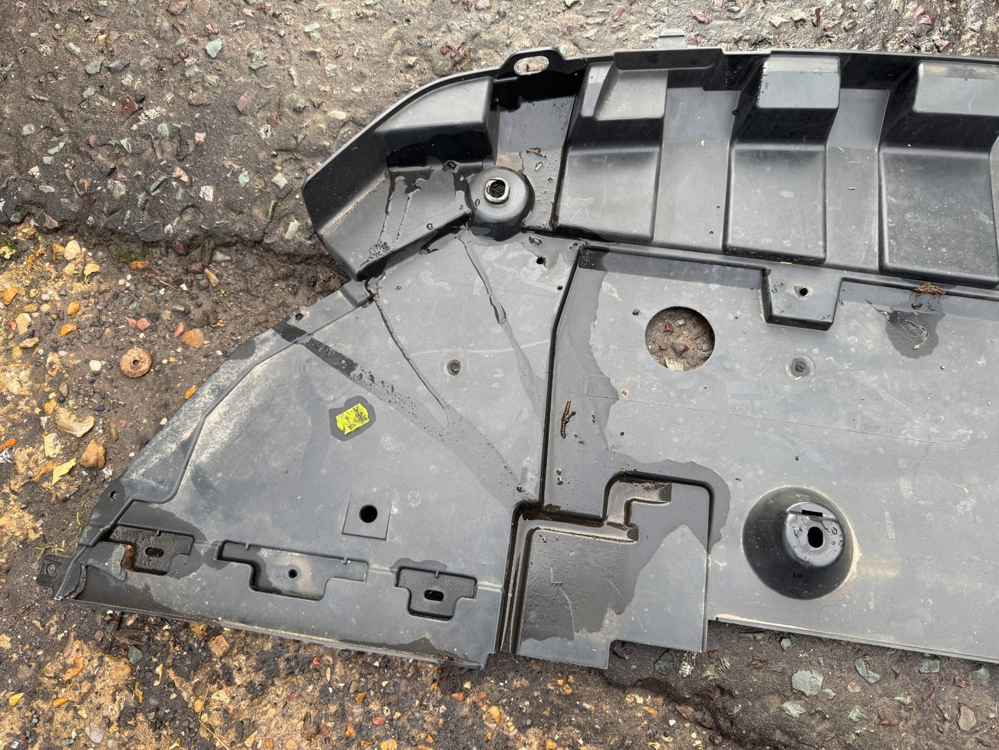 626537858R 2023 Renault Austral engine underbody undertray