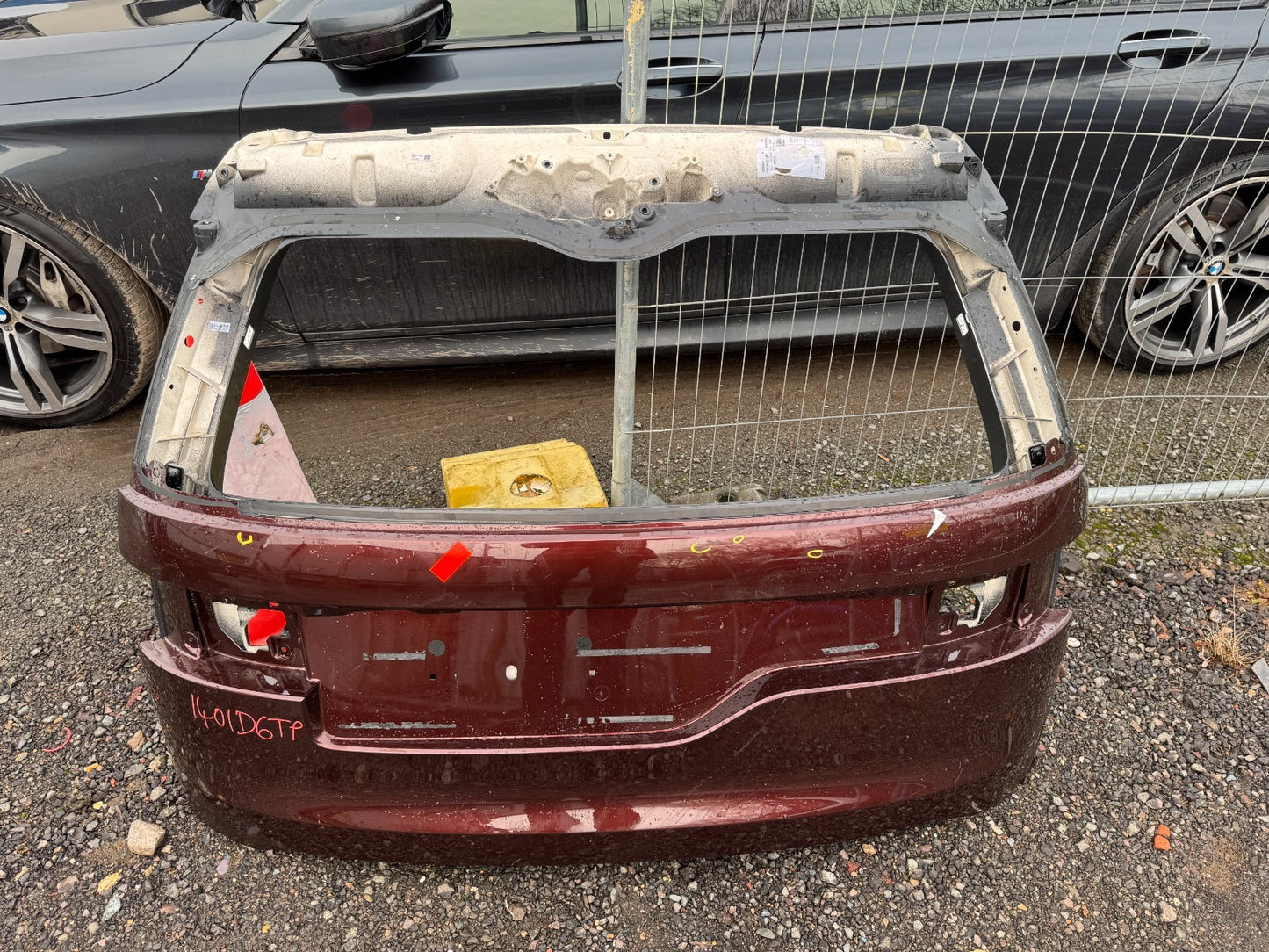 2025 LAND ROVER DISCOVERY 5 L462 BOOT LID TAILGATE SEDONA RED