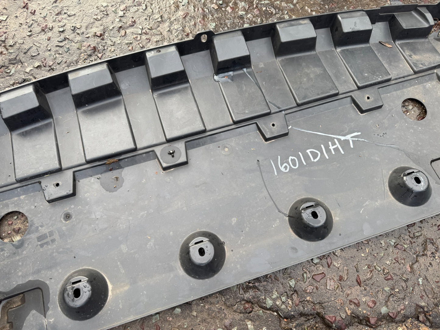 626537858R 2023 Renault Austral engine underbody undertray