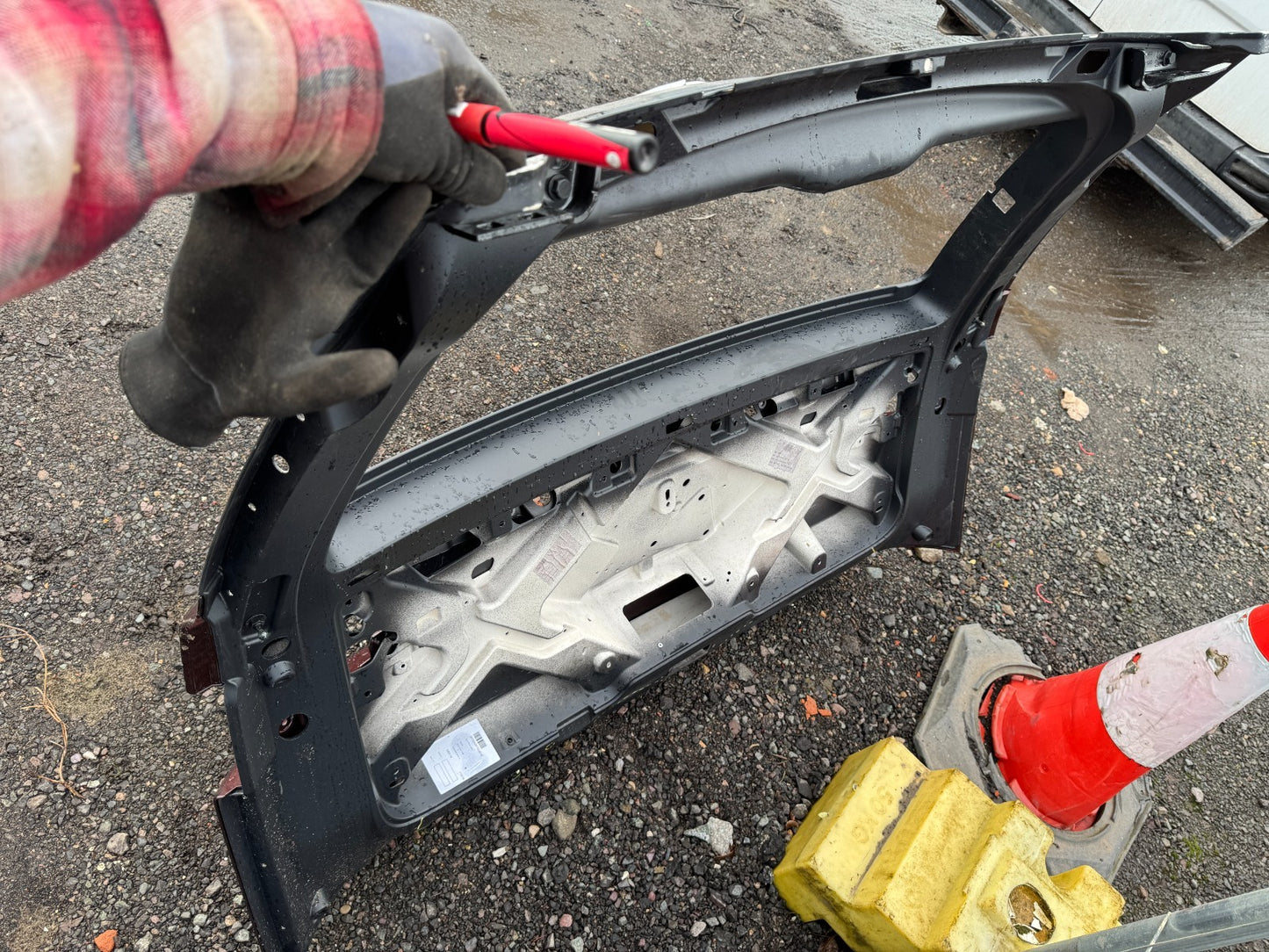 2025 LAND ROVER DISCOVERY 5 L462 BOOT LID TAILGATE SEDONA RED