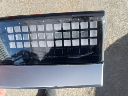 2022 2023 HYUNDAI IONIQ 5 CENTER REAR TAIL LIGHT OEM USED