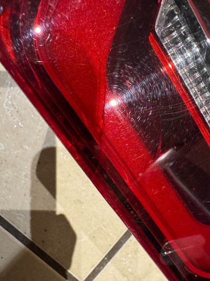 2019 JAGUAR E-PACE REAR INNER TAIL LIGHT RIGHT SIDE J9C313192CC DAMAGED