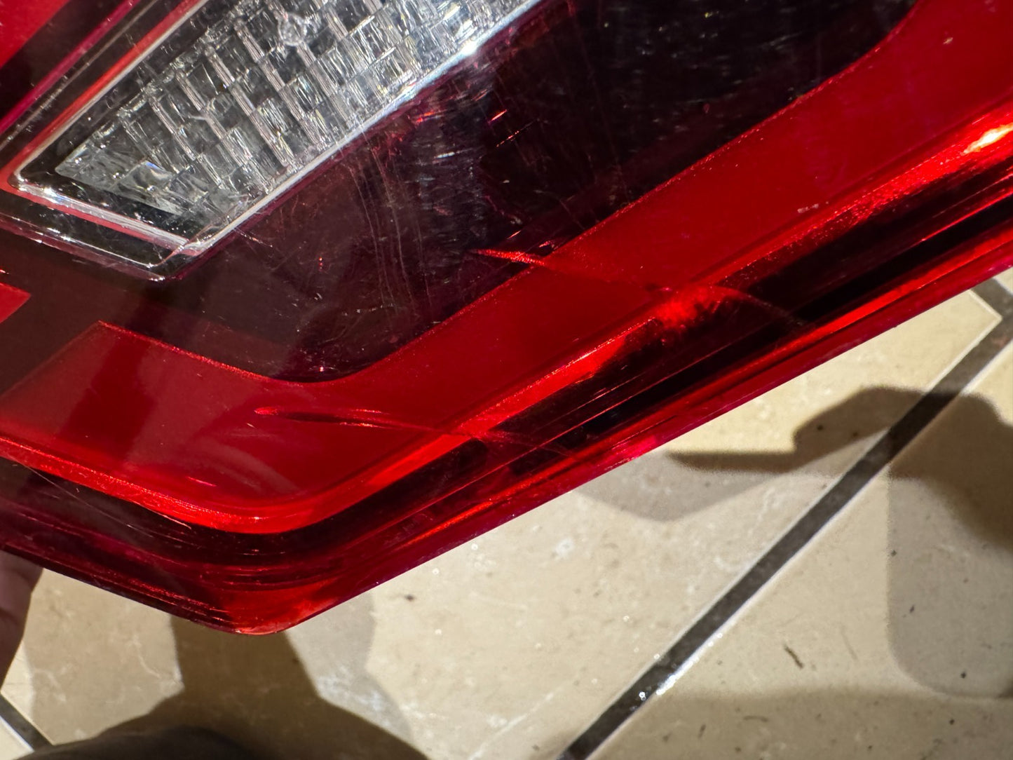 2019 JAGUAR E-PACE REAR INNER TAIL LIGHT RIGHT SIDE J9C313192CC DAMAGED