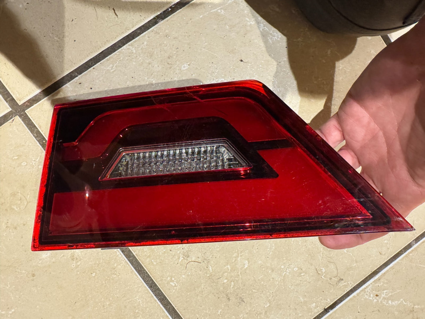 2019 JAGUAR E-PACE REAR INNER TAIL LIGHT RIGHT SIDE J9C313192CC DAMAGED