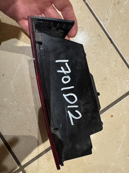 2019 JAGUAR E-PACE REAR INNER TAIL LIGHT RIGHT SIDE J9C313192CC DAMAGED