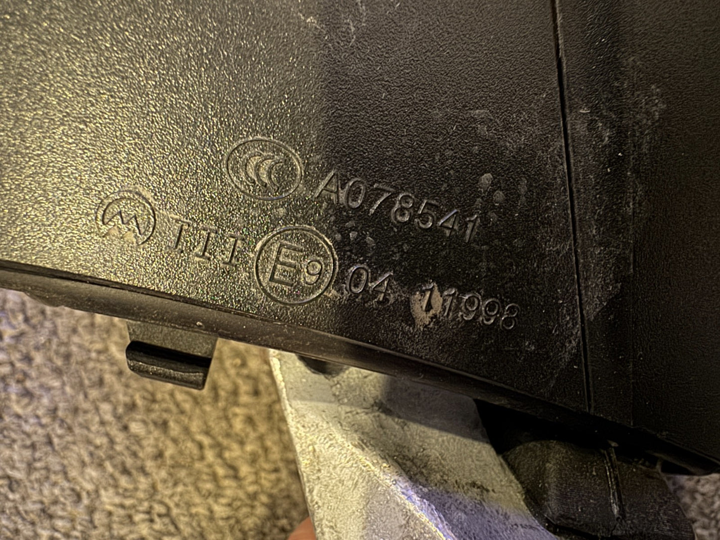 2025 AUDI Q4 E-TRON RIGHT WING DOOR MIRROR GREY POWER FOLD  89C857502F Damaged