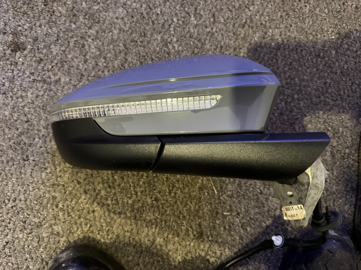 2025 AUDI Q4 E-TRON RIGHT WING DOOR MIRROR GREY POWER FOLD  89C857502F Damaged