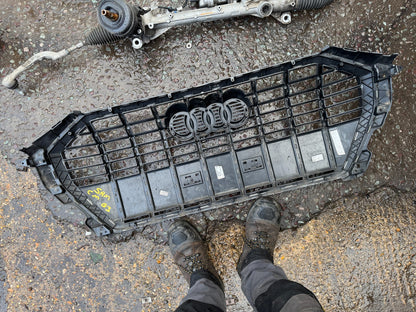 AUDI Q3 S-LINE 2018-2023 GENUINE FRONT BUMPER GRILLE DAMAGED 83A853651B