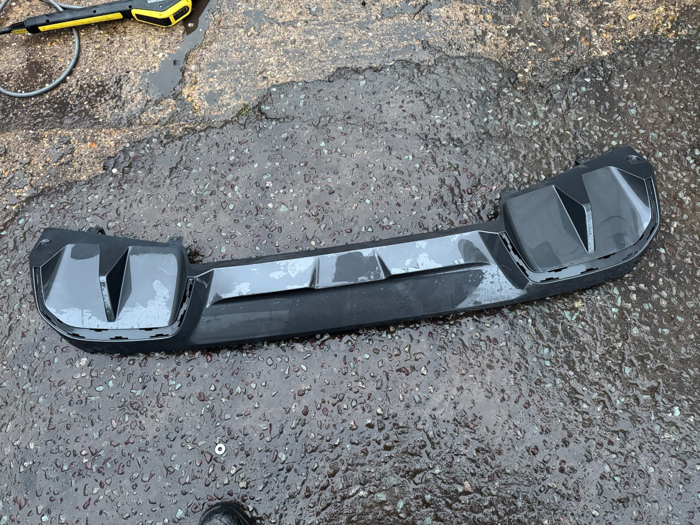 BMW G26 2023 MSPORT REAR BUMPER DIFFUSER IN DARK SHADOW 8096492