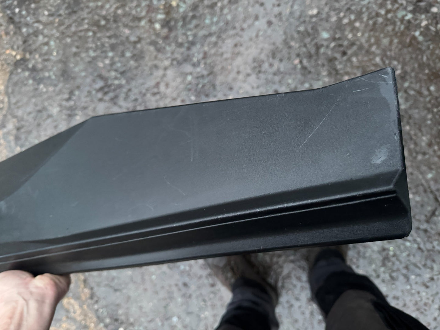 Peugeot 3008 (P64) 24  front right door moulding trim 9839763380