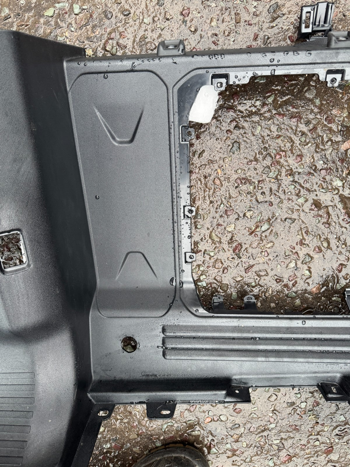 2025 Left trunk boot trim for Land Rover Defender L663 7 SEAT n8b2-45431