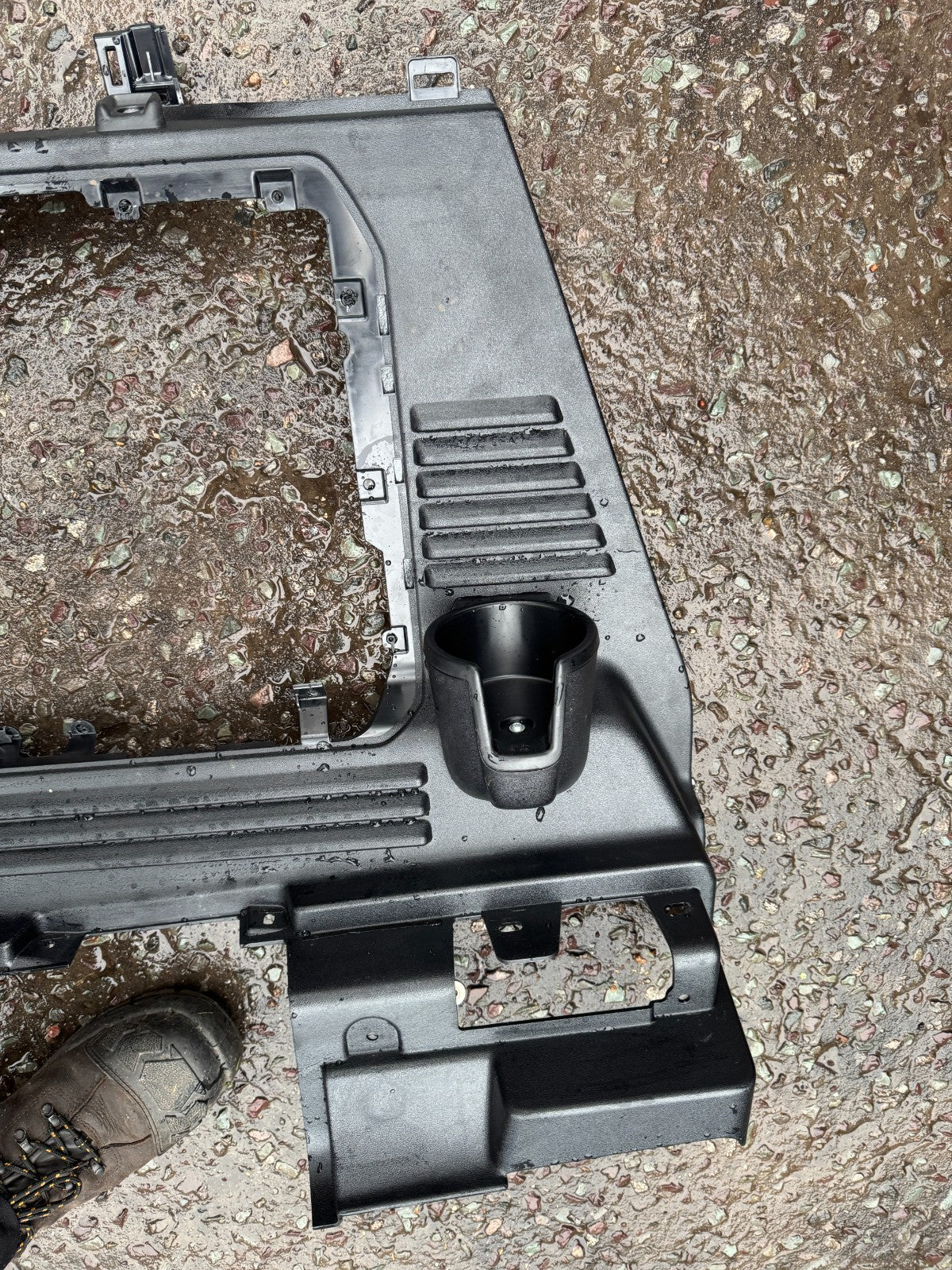 2025 Left trunk boot trim for Land Rover Defender L663 7 SEAT n8b2-45431