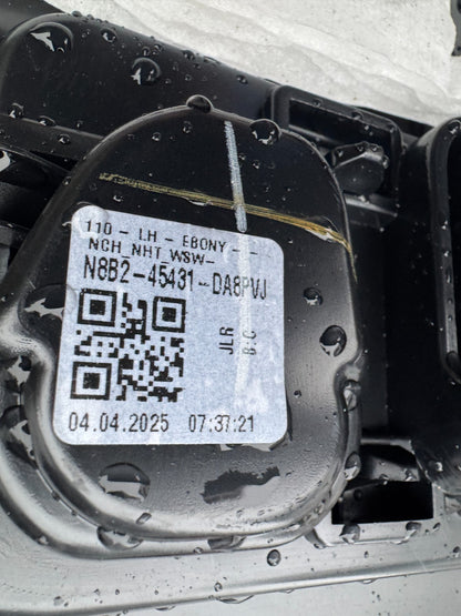 2025 Left trunk boot trim for Land Rover Defender L663 7 SEAT n8b2-45431