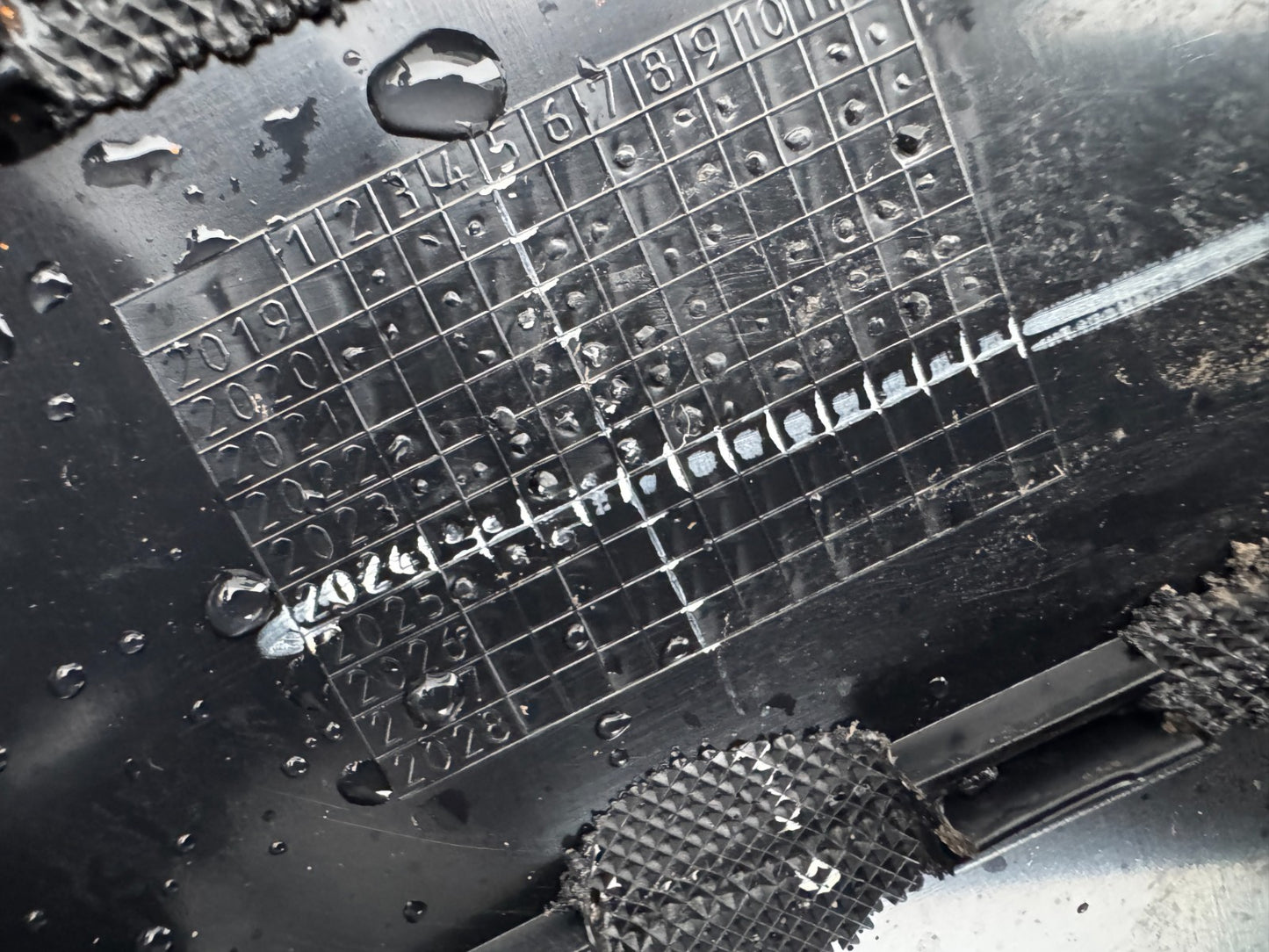 2025 Left trunk boot trim for Land Rover Defender L663 7 SEAT n8b2-45431