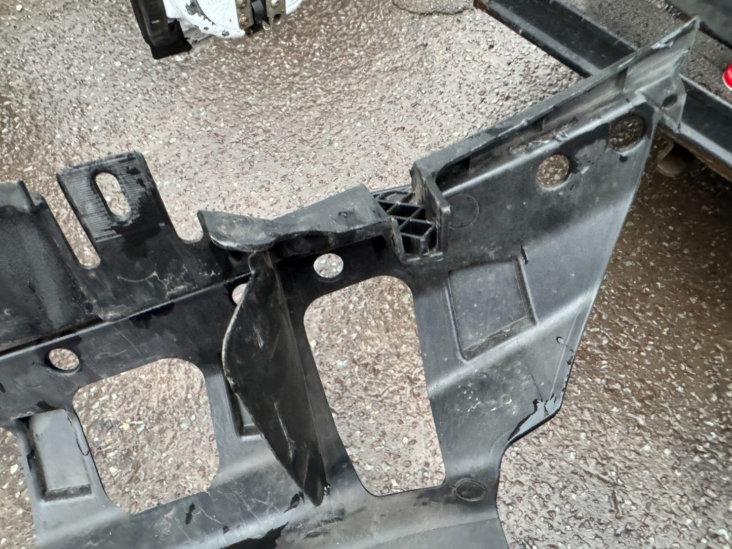 FORD KUGA BUMPER BRACKET FRONT CENTRE LV4B-17E778-V MK3 2019 - 2025